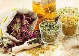 Чаї та зібрані трав