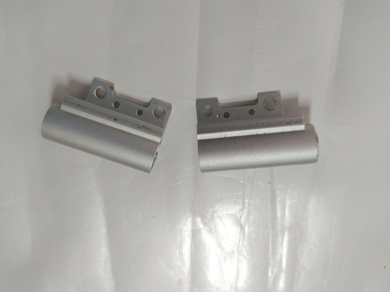 HP EliteBook 8460p заглушки на петлі (зовнішні) бу