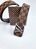 Кожаный ремень Louis Vuitton под джинсы пряжкой гвоздик