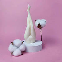 Интерьерная свеча для дома ручной работы Женские ножки 15 см в упаковке