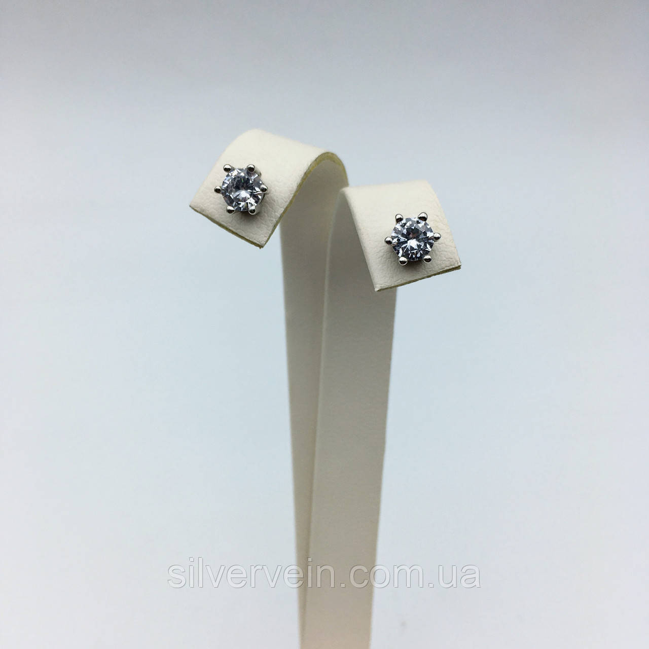 Купить Серебряные серьги гвоздики пусеты белый циркон, цена 555 ...