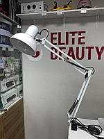 Проста та зручна лампа для манікюру