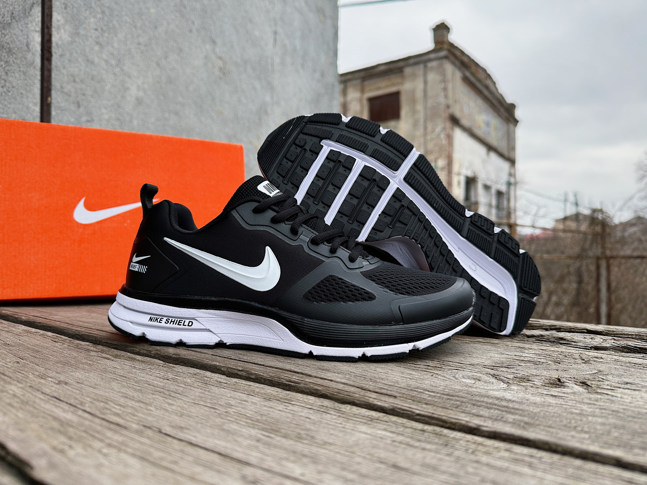 Чоловічі кросівки Nike Zoom Shield Black чорні з білим