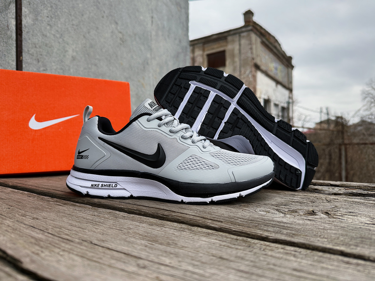 Чоловічі кросівки Nike Zoom Shield Lightgrey світло-сірі