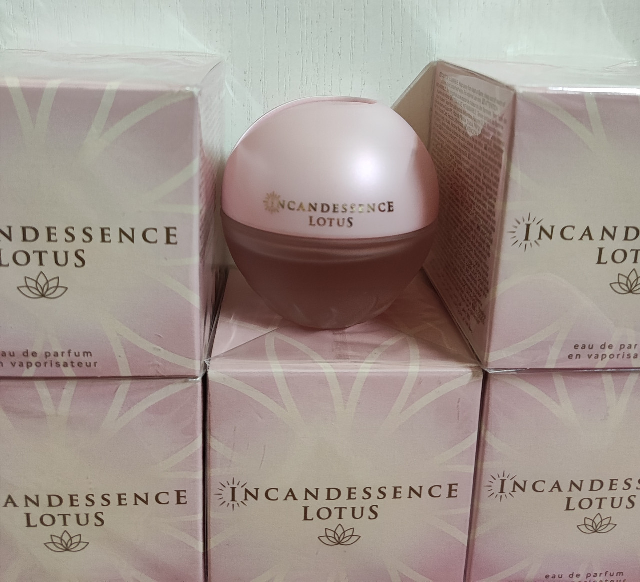 Парфумерна вода Incandessence Lotus Avon 50 мл Ейвон Жіночі парфуми