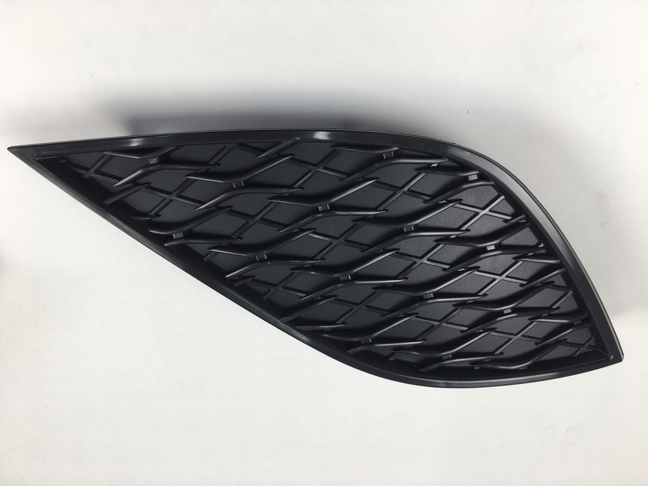 Заглушка в бампері ліва Toyota Camry SE / XSE 70 2018+, фото 1