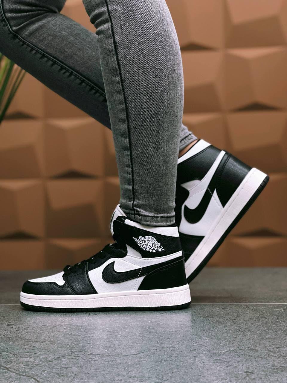Pictures of black hotsell and white jordans