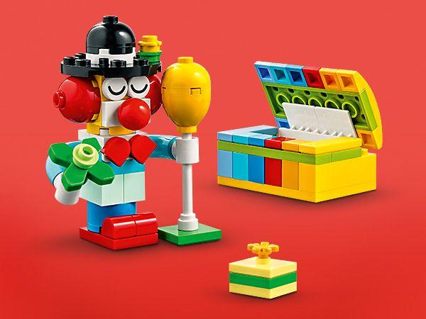 900 lego 2025