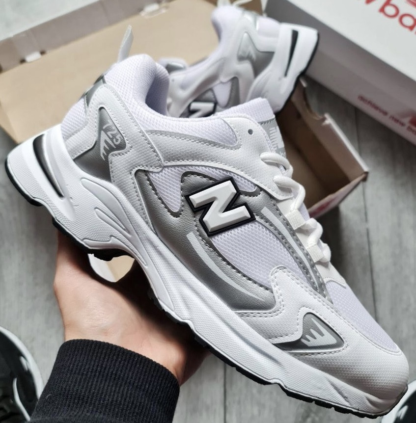 Чоловічі кросівки New Balance 725 весна-осінь з сіткою білі зі сріблом. Живе фото, фото 1