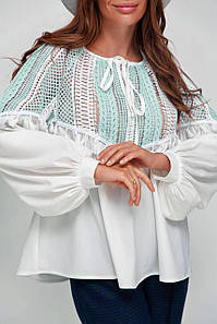 Блуза жіноча біла з м'ятним мереживом 3296-04