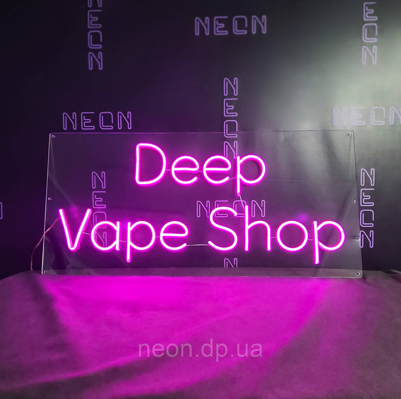 Неонова вивіска "Deep vape shop"