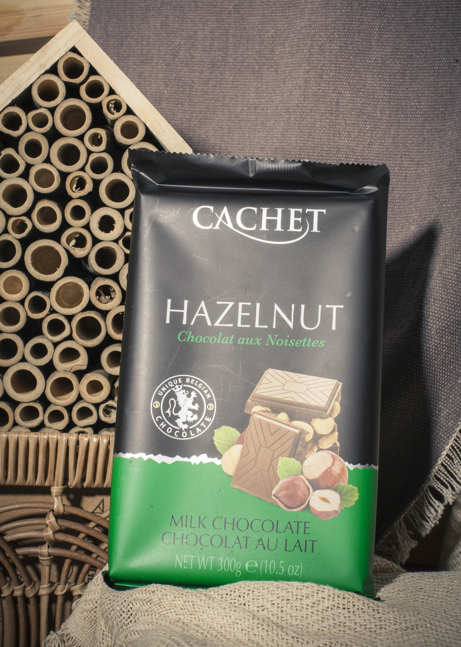 Шоколад молочний з лісовим горіхом🍫 Cachet "Chocolat au Lait Hazelnut" 300 гр. Бельгія