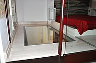 Стеклянный пол