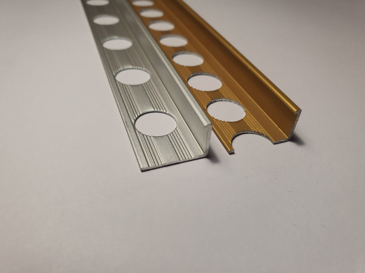 Алюмінієвий профіль для плитки ПЛ-204 (золото-срібло) 10 мм