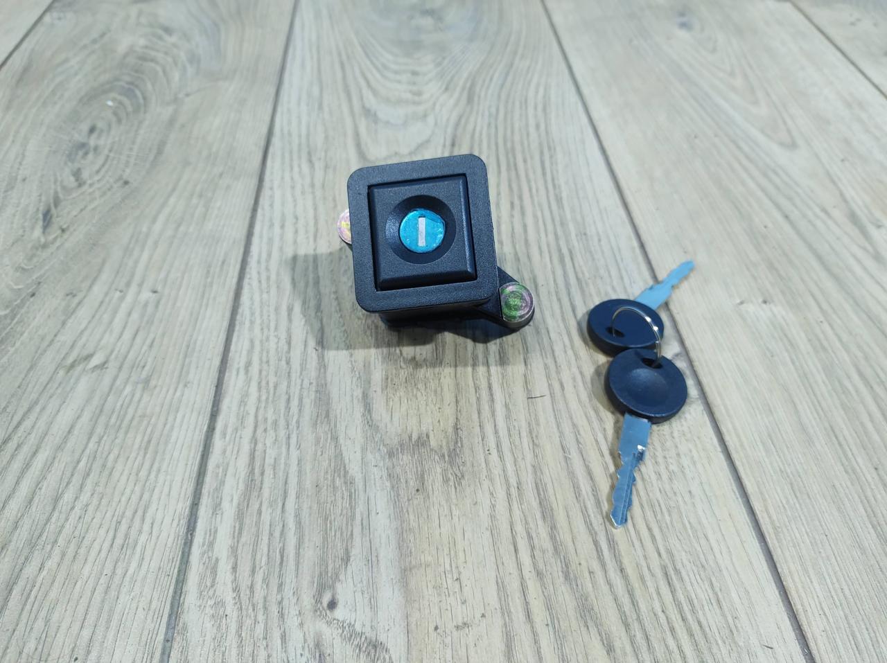 Кнопка открывания багажника седан/универсал с ключом VW PASSAT B3 1988 ...