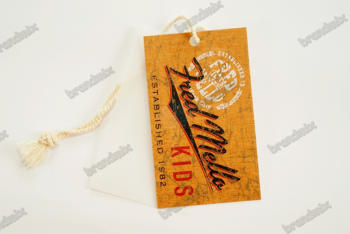 Навісна етикетка з картону