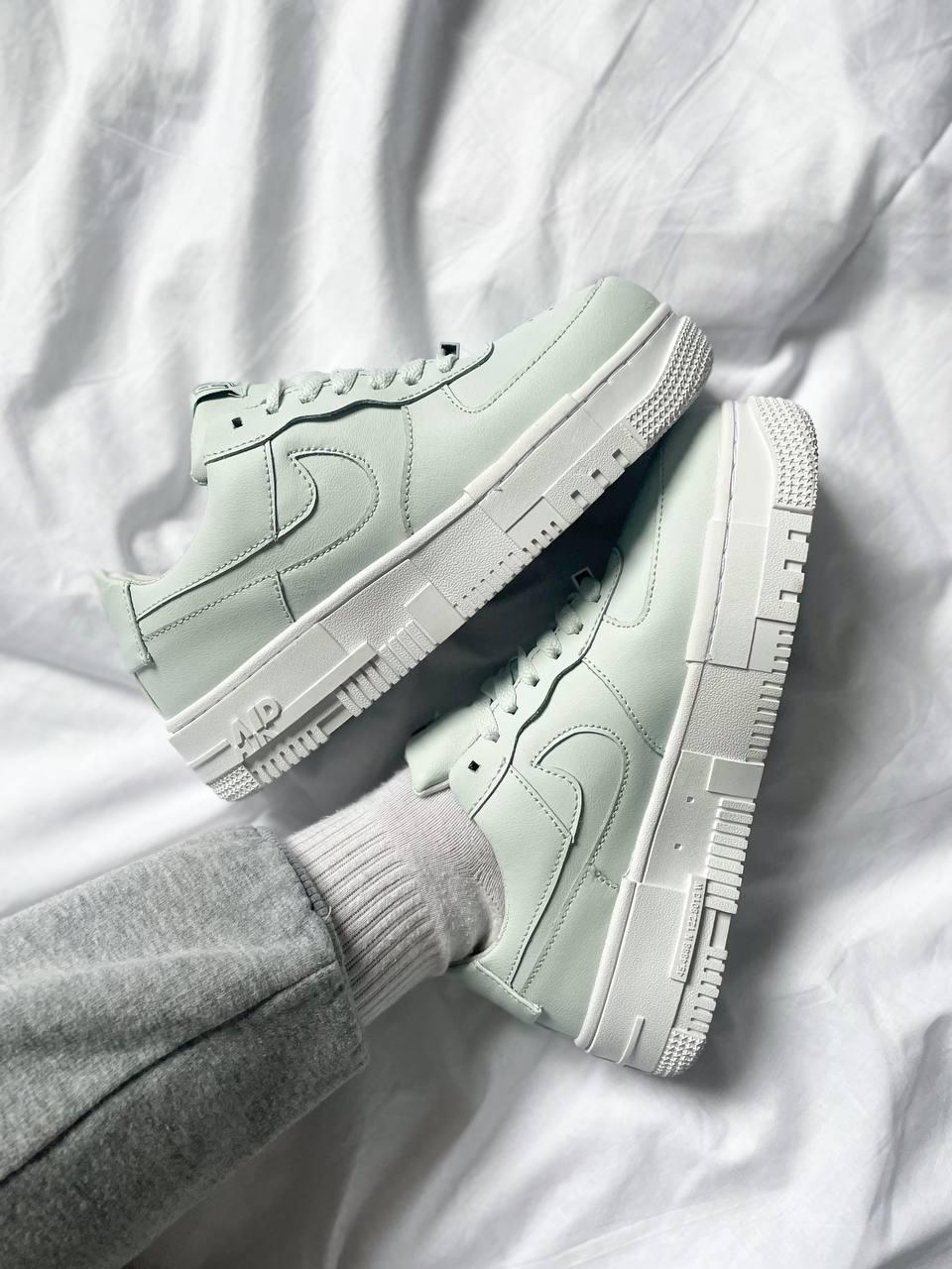Кроссівки весна осінь Nike Air Force Pixel Mint. Жіночі кросси Найк Аір Форс Піксель.