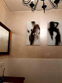 Монтаж черно-белой настенной картины из двух частей Девушки 1