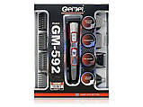 Акумуляторна машинка для стрижки Gemei Gm-592,  набір для стрижки 10 в 1 ​​​​​​​ триммер для бороди, фото 8