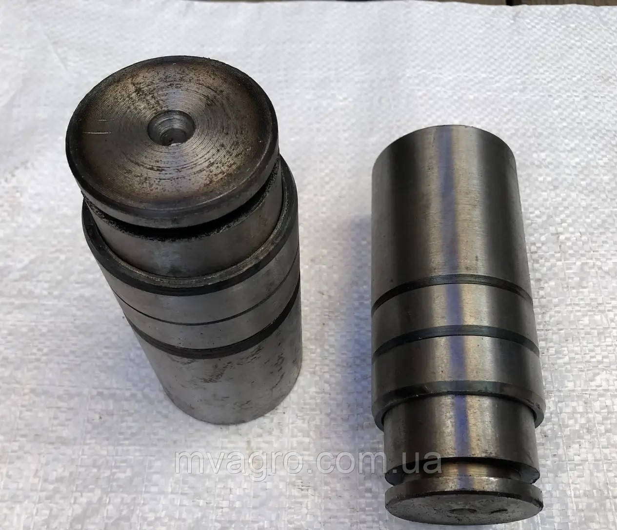 Вісь вертикального шарніра з втулками 151.30.137-1 напіврами,тракторів Т-150,Т-156,Т-17221, фото 1