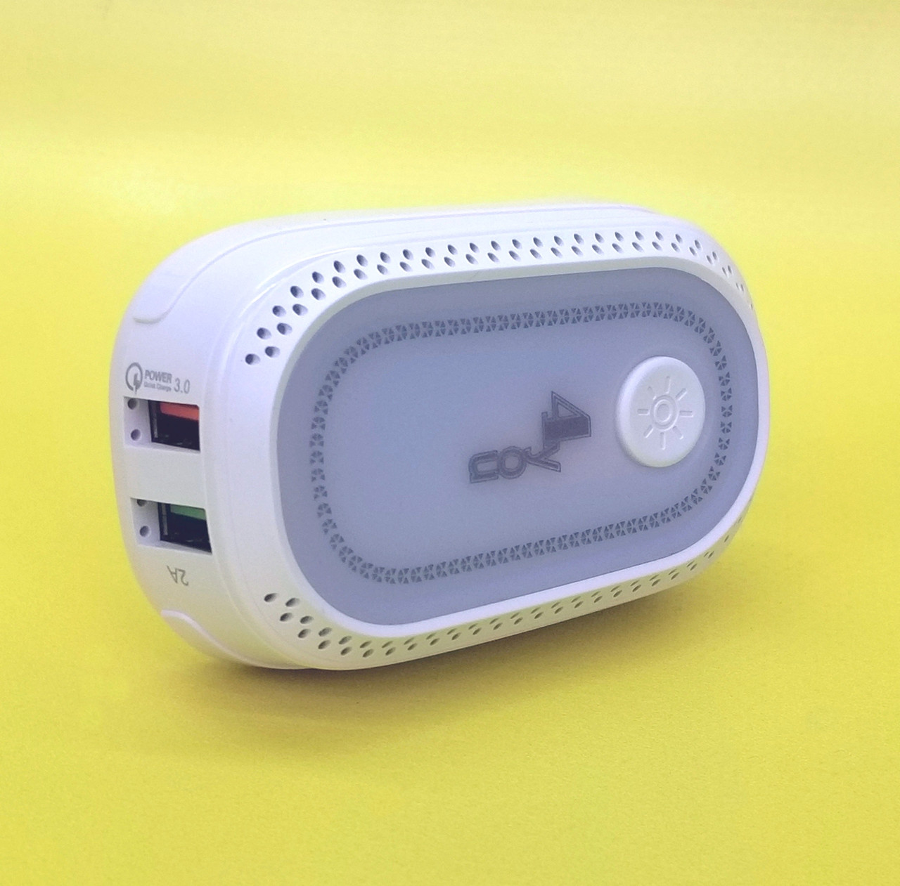 Зарядний пристрій USB 4you A42 зі швидкою зарядкою, з нічником (28W, 5A, Fast Charger QC 3.0, 2USB) white