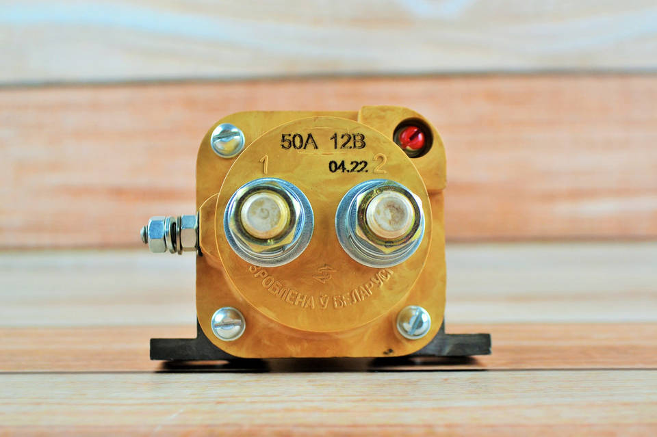 Вимикач маси дистанційний 3-х контактний (12В) МТЗ 1212.3737-06