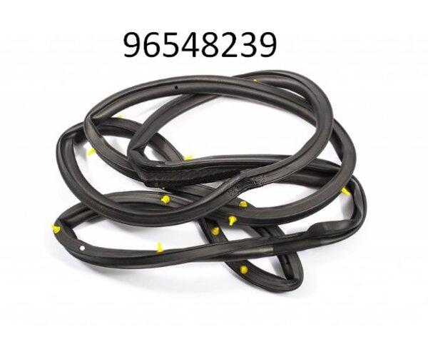 Купить Уплотнитель проёма задней правой двери сплошной Лачетти седан ...