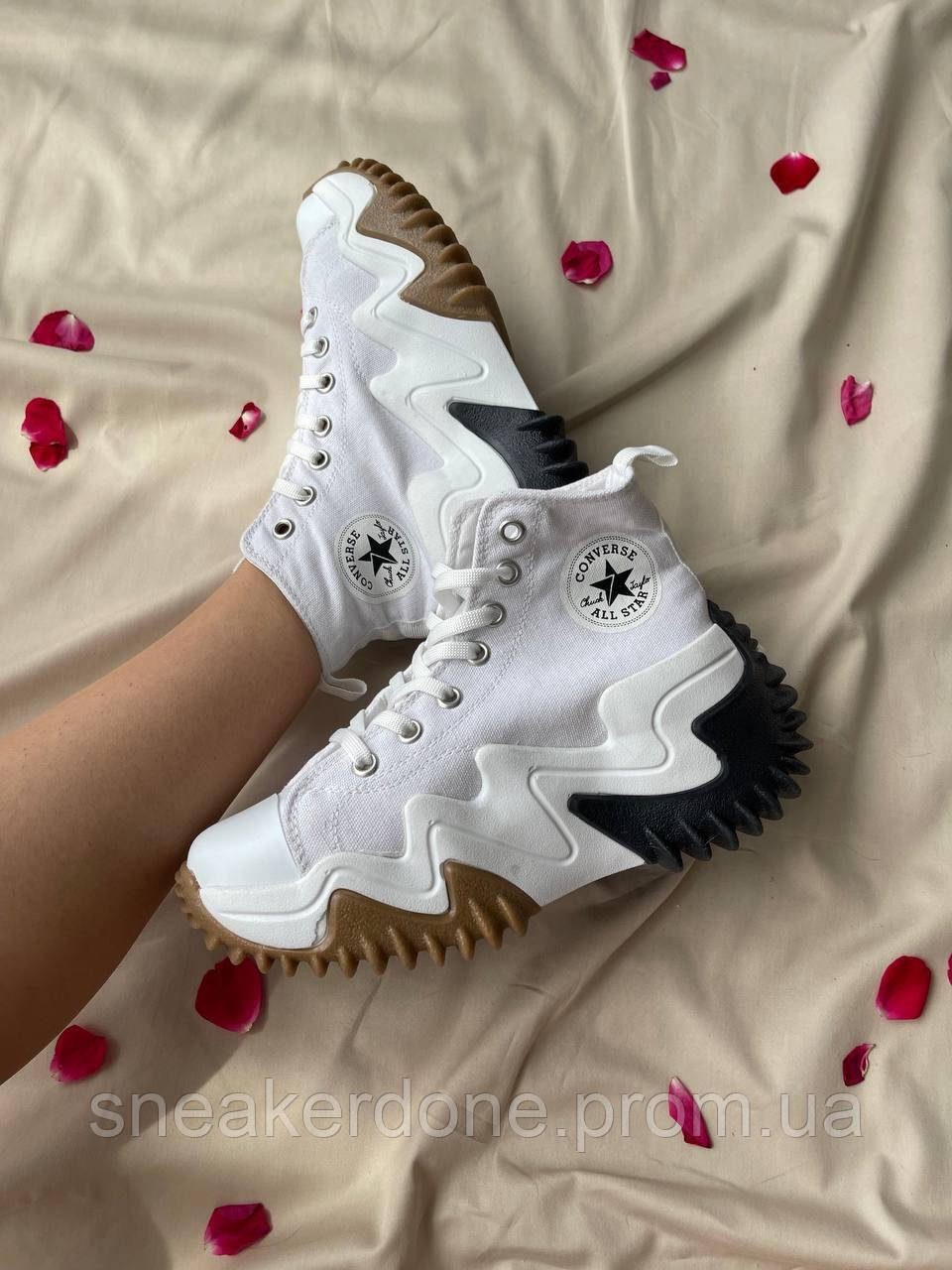 セール 登場から人気沸騰】 RUN CONVERSE 新品 CONVERSE 新品 RUN STAR