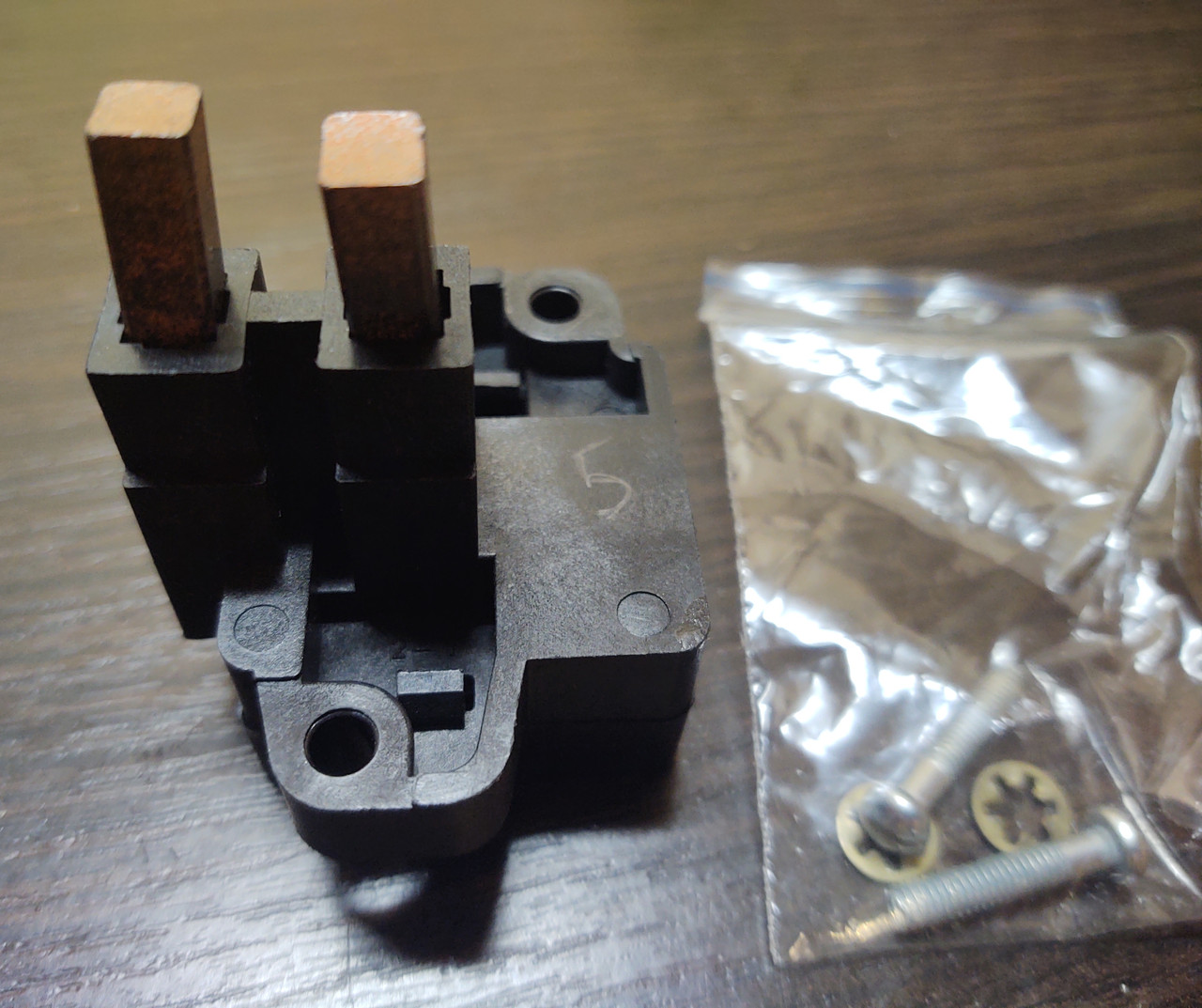 Реле регулятор тиску Волга ГАЗ, УАЗ в сб. (щет. вузол з регулятором ...