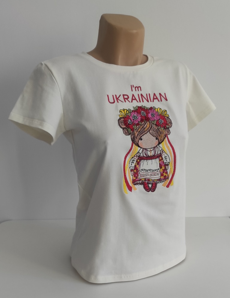 Футболка вишита I am Ukrainian 3 на молочному,футболка вишивка,футболка вишиванка,футболка з вишиванкою,футболка вишита