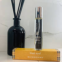 Женские духи Burberry Weekend For Women 33 ml. (Барбери Викенд Вумен)