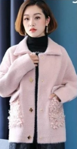 Жіноча куртка з вовни альпака з накладними кишенями пудрового кольору