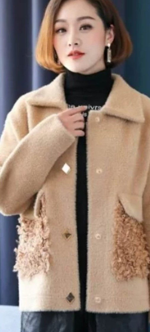 Жіноча куртка з вовни альпака з накладними кишенями бежі