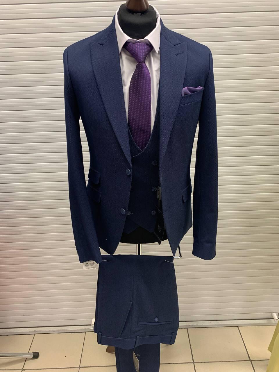 Костюм чоловічий трійка West-fashion модель А 801А