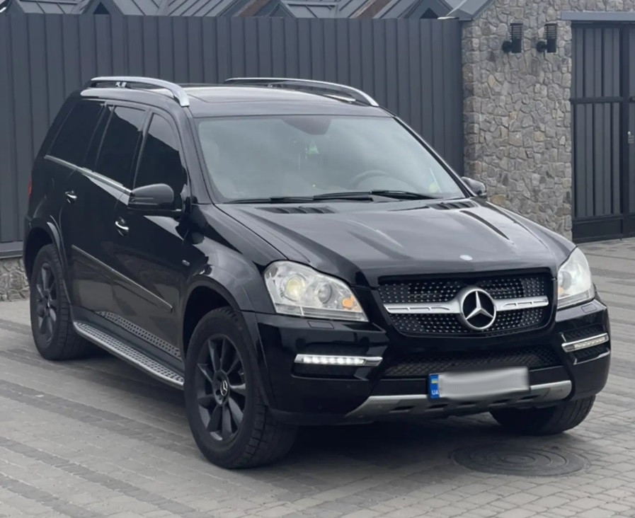 Решітка радіатора Mercedes GL X164 (06-09) тюнінг стиль AMG Diamond (срібна)