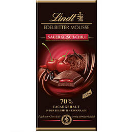 Lindt Чорний шоколад 70% какао з шоколалним мусом, вишнею в перцем Чилі 150g