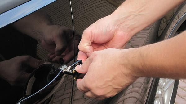 Якщо зачинилися двері авто Дніпропетровськи