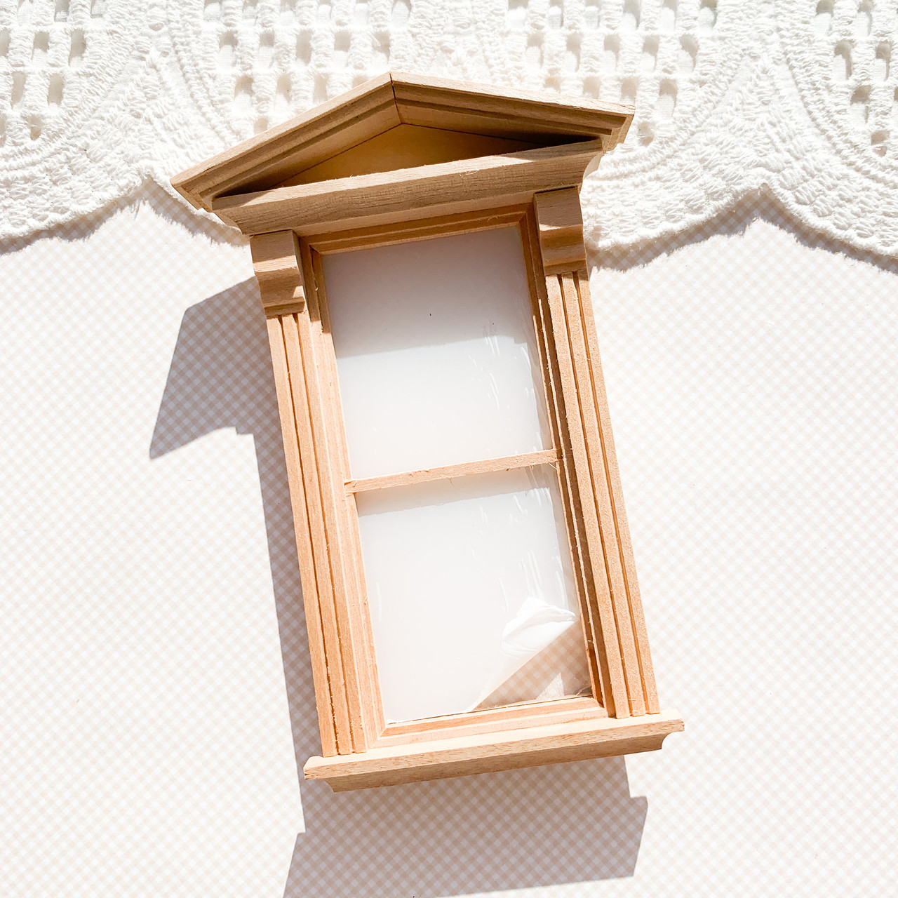 Мініатюра вікно з козирком та склом 16*10.5 см, фото 1