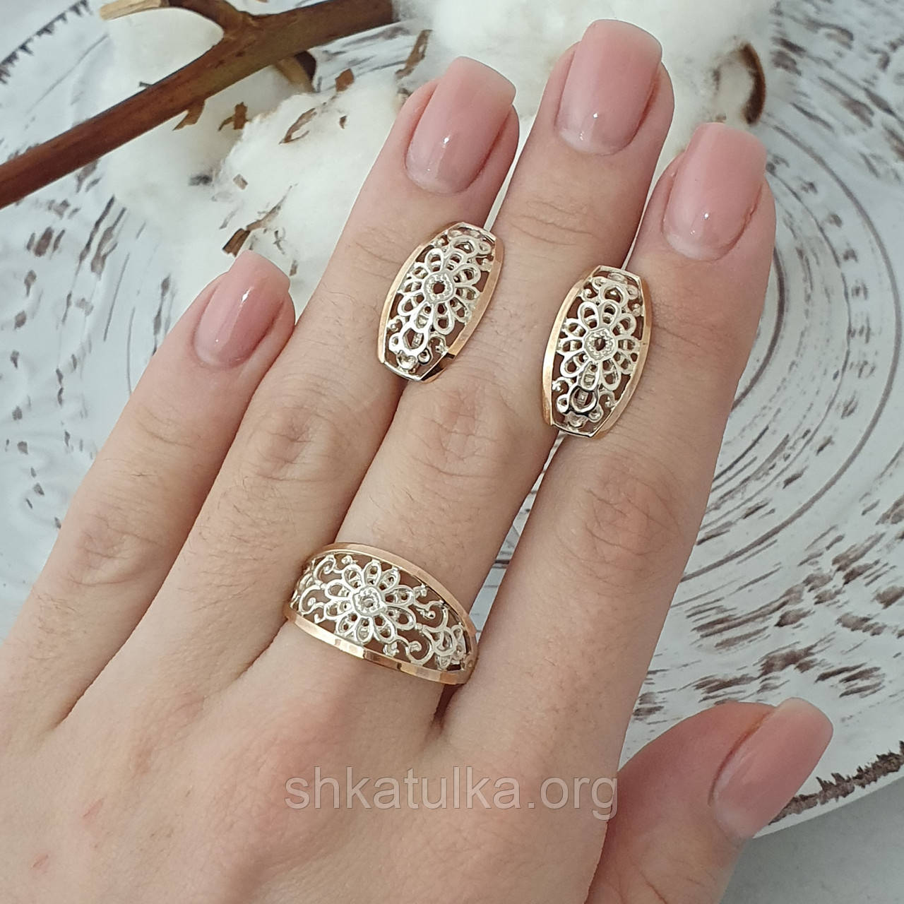 Срібний гарнітур каблучка та сережки Казка із золотом