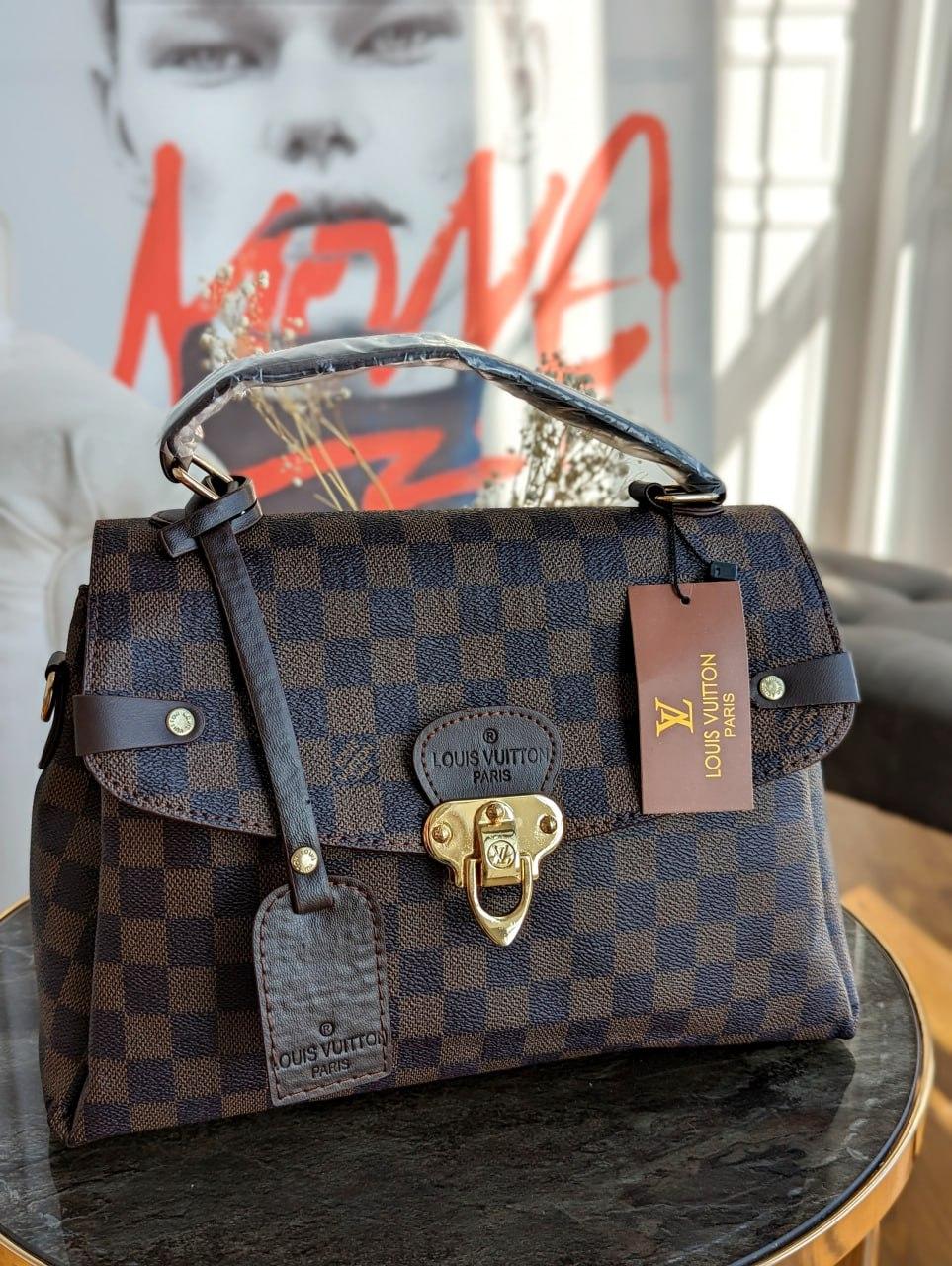 Женская сумка саквояж коричневого цвета молодежная брендовая сумочка три отделения с маленькой ручкой из канвы - фото 3 - id-p244944563
