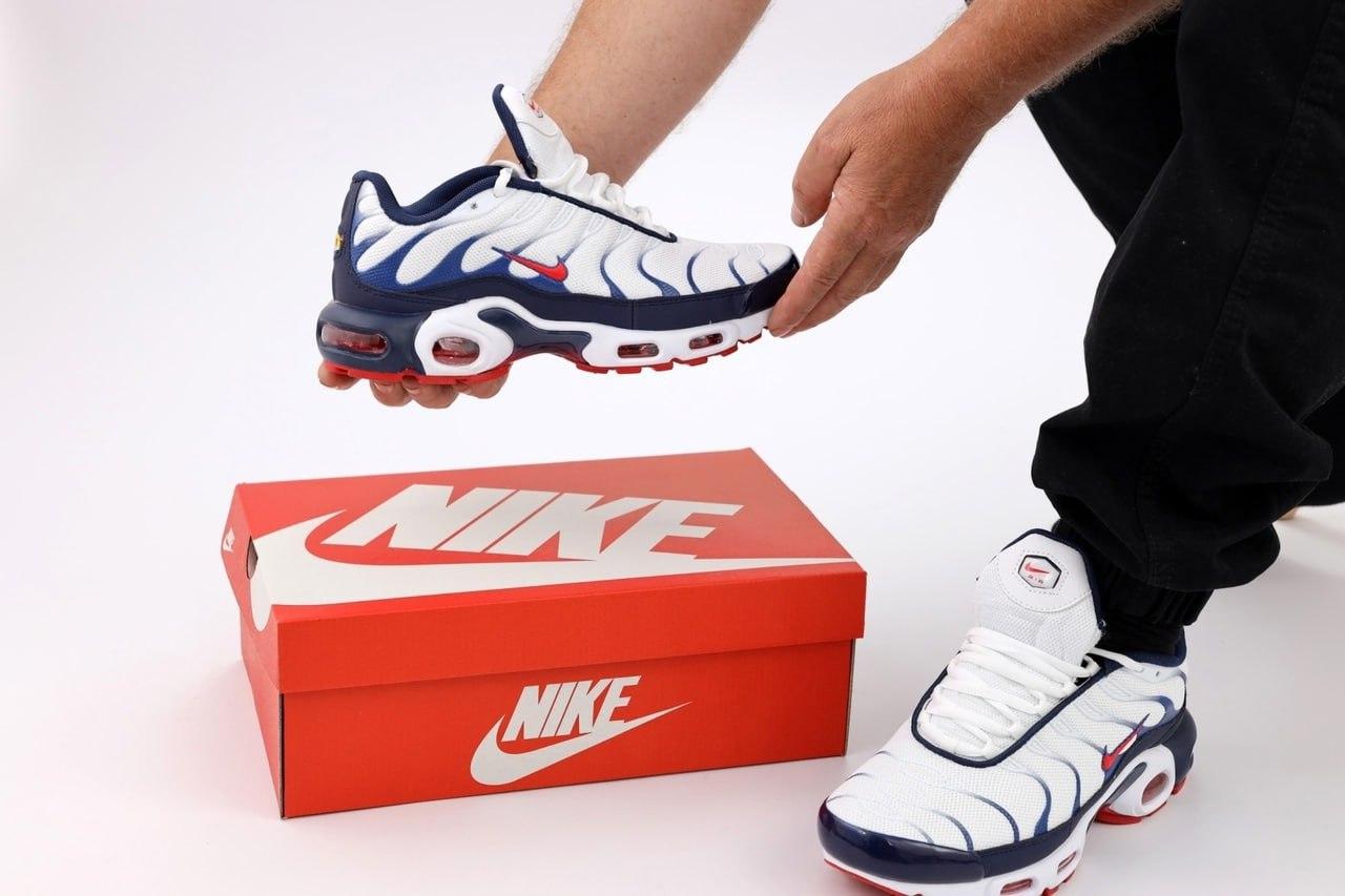 Чоловічі кросівки Nike Air Max TN Plus (білі із синім і червоним) м'які весняні спортивні кроси К14151 top, фото 1