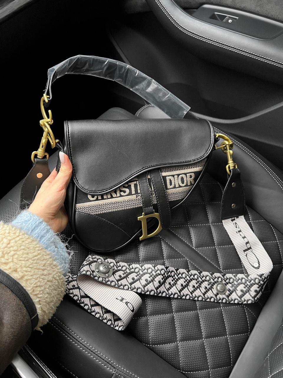 Жіноча мінісумка клатч Dior Saddle (чорна) AS250 красива стильна не стандартна з написом Крістіан Діор top