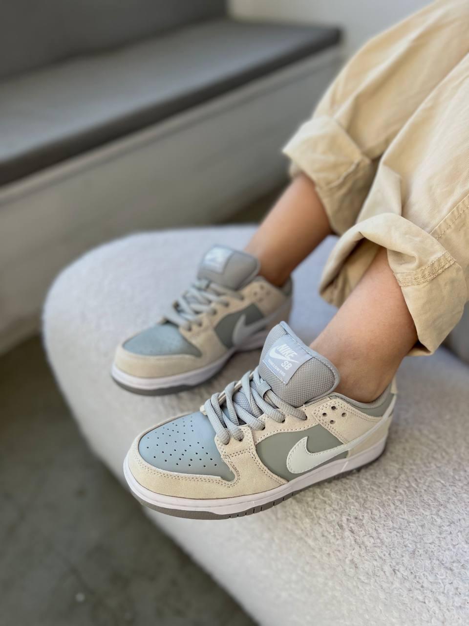 Чоловічі кросівки Nike SB (сірі з бежевим і білим) низькі демісезонні стильні кеди Ar99470 top