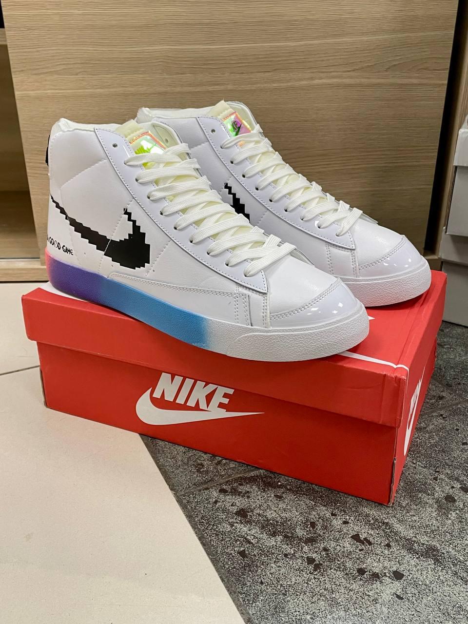 Чоловічі кросівки Nike Blazer Mid 77 (білі з чорним і кольоровим) зручні високі кроси A2015-4 top, фото 1