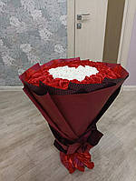Букет 101 красная мыльная роза в кальке "Романтично"