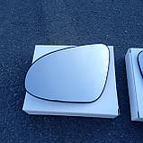 Toyota Prius C (Тойота Пріус С) вкладиш дзеркала (дзеркальний елемент) лівий, фото 4