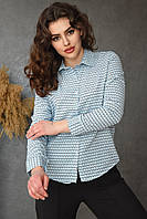 Рубашка женская голубого цвета с узором размер 42-44
