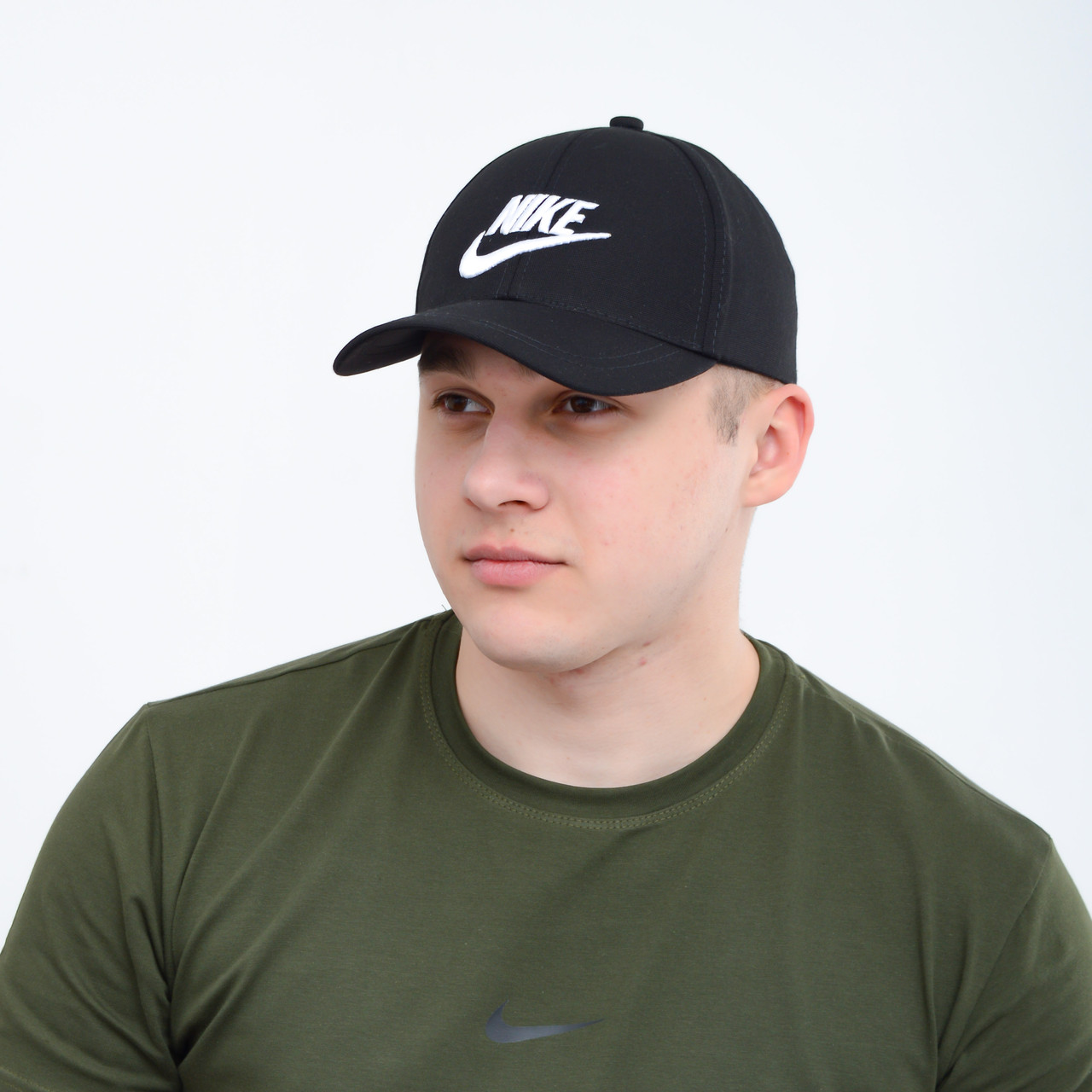 Бейсболка Nike вишивка (точки) чорний+б