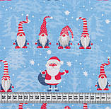 Тканина панама новорічна для столової білизни Діди Морози гноми на блакитному фоні, фото 3