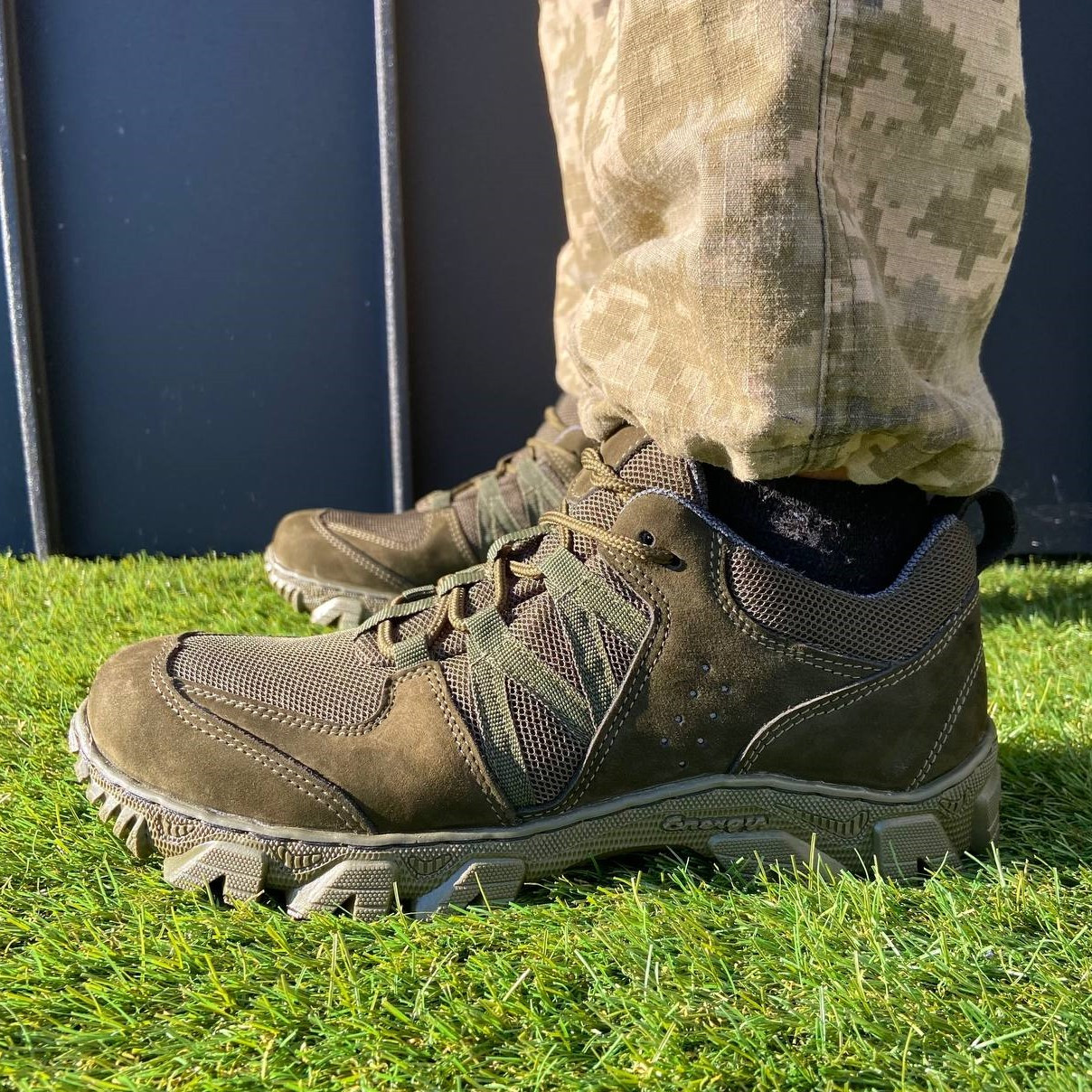 Тактичні кросівки оливкового кольору натуральна шкіра